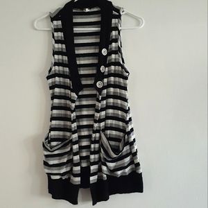 Vanity Striped Sleeveless cardigan/vest